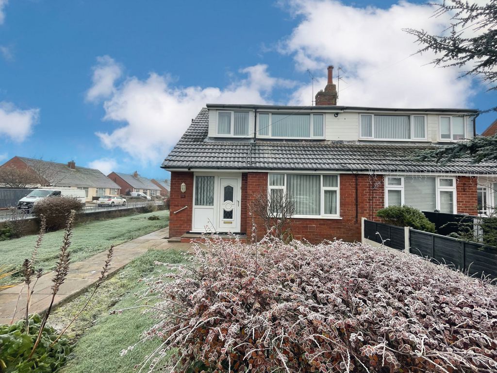 4 bed bungalow for sale in Denbigh Avenue, Cleveleys FY5 Zoopla