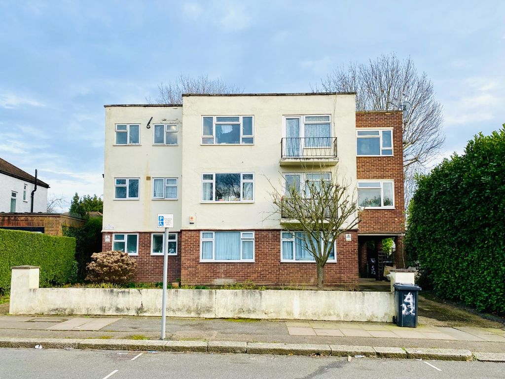 2 bed flat for sale in 1 Farm Villas, Farm Road, Edgware, Greater