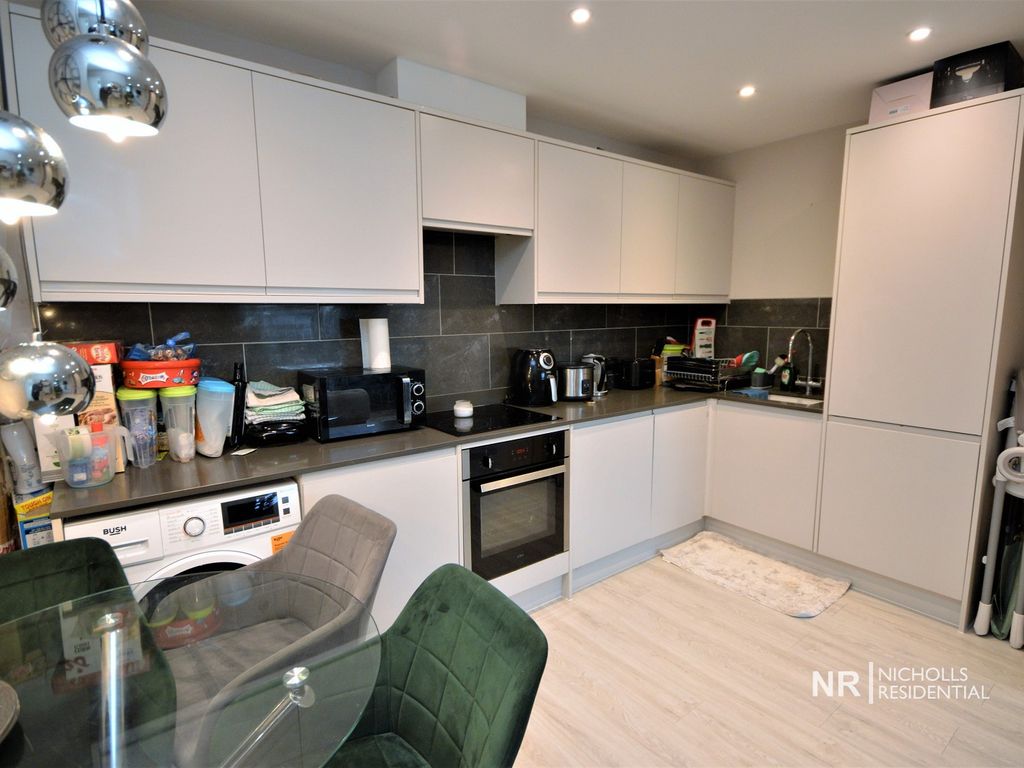 2 bed flat to rent in Ewell Road, Surbiton, Surrey. KT6 Zoopla