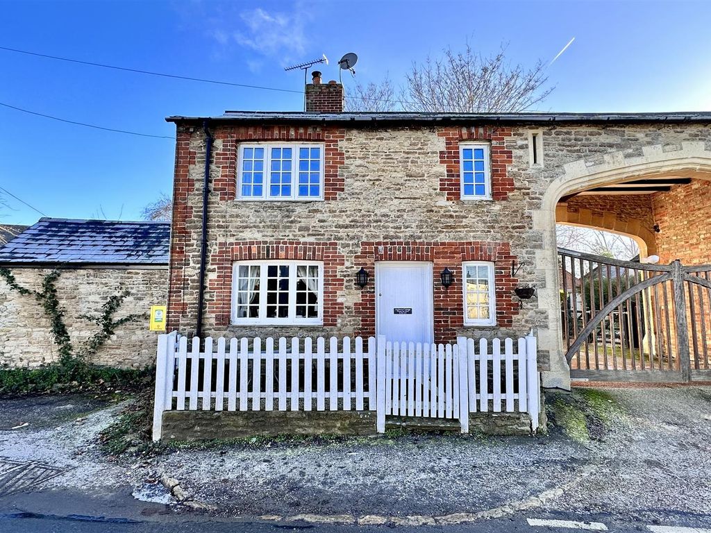 3 bed semidetached house to rent in Hyde Road, Denchworth, Wantage