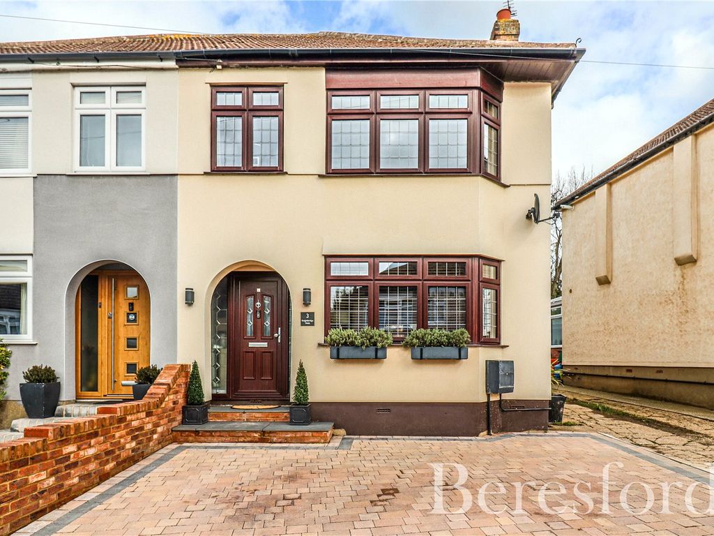 3 bed semidetached house for sale in Knightbridge Walk, Billericay