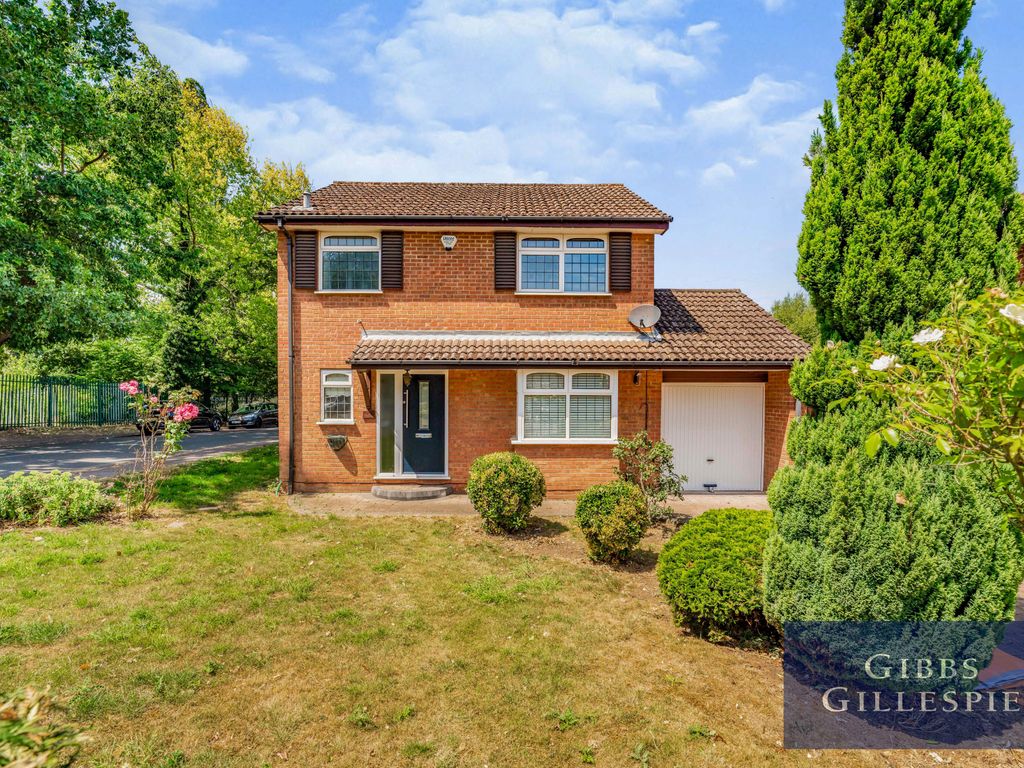 3 bed detached house to rent in Thames Drive, Ruislip HA4 Zoopla