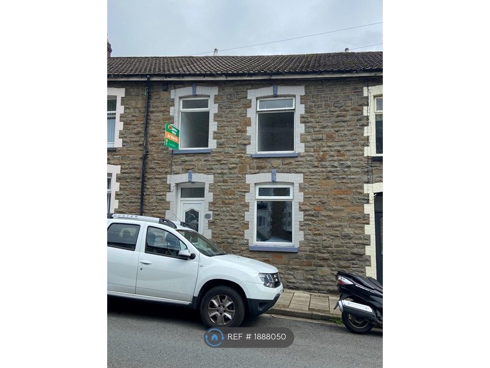 3 bed terraced house to rent in Park Street, Abercynon, Mountain Ash