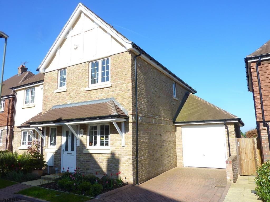 3 bed semidetached house to rent in Whitebeam Close, Epsom KT17 Zoopla