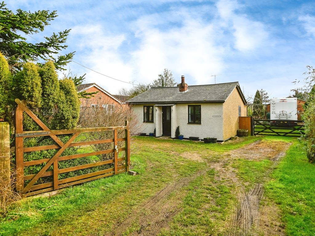 2 bed bungalow for sale in The Drove, Barroway Drove, Downham Market