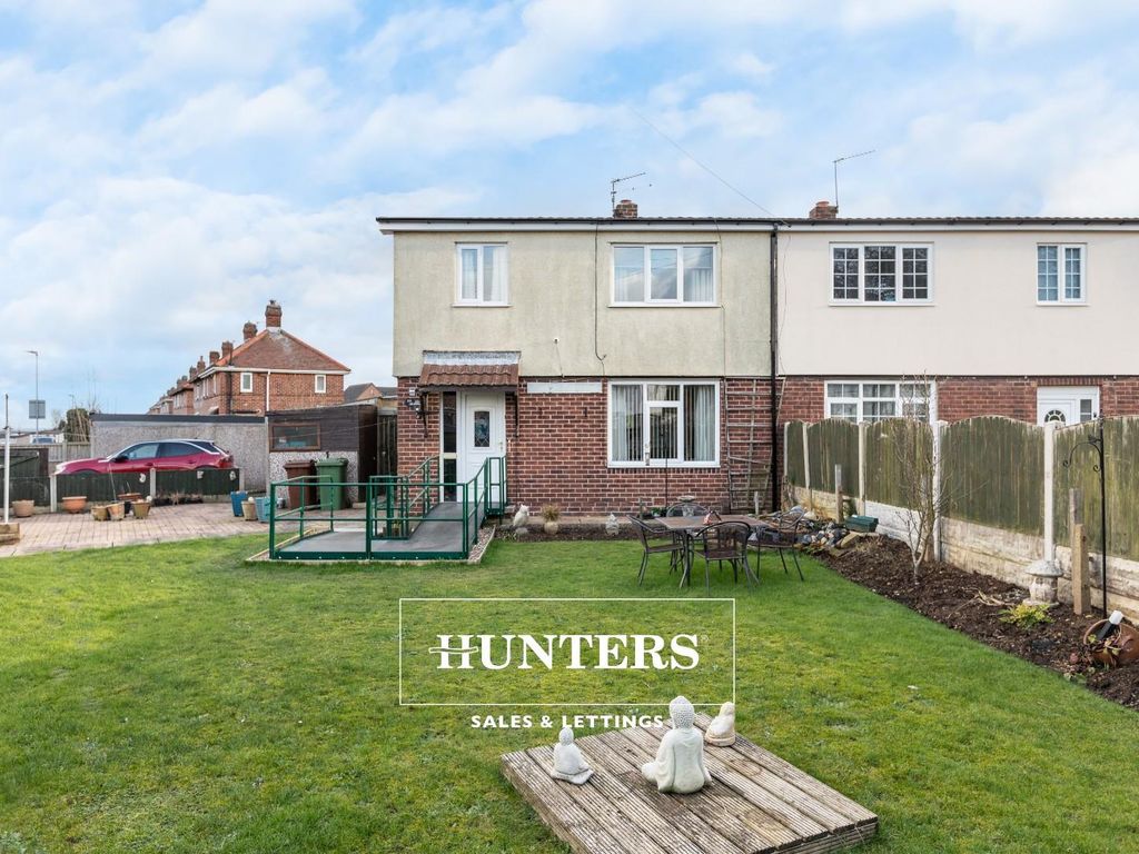 3 bed semidetached house for sale in Carlyle Crescent, Castleford WF10
