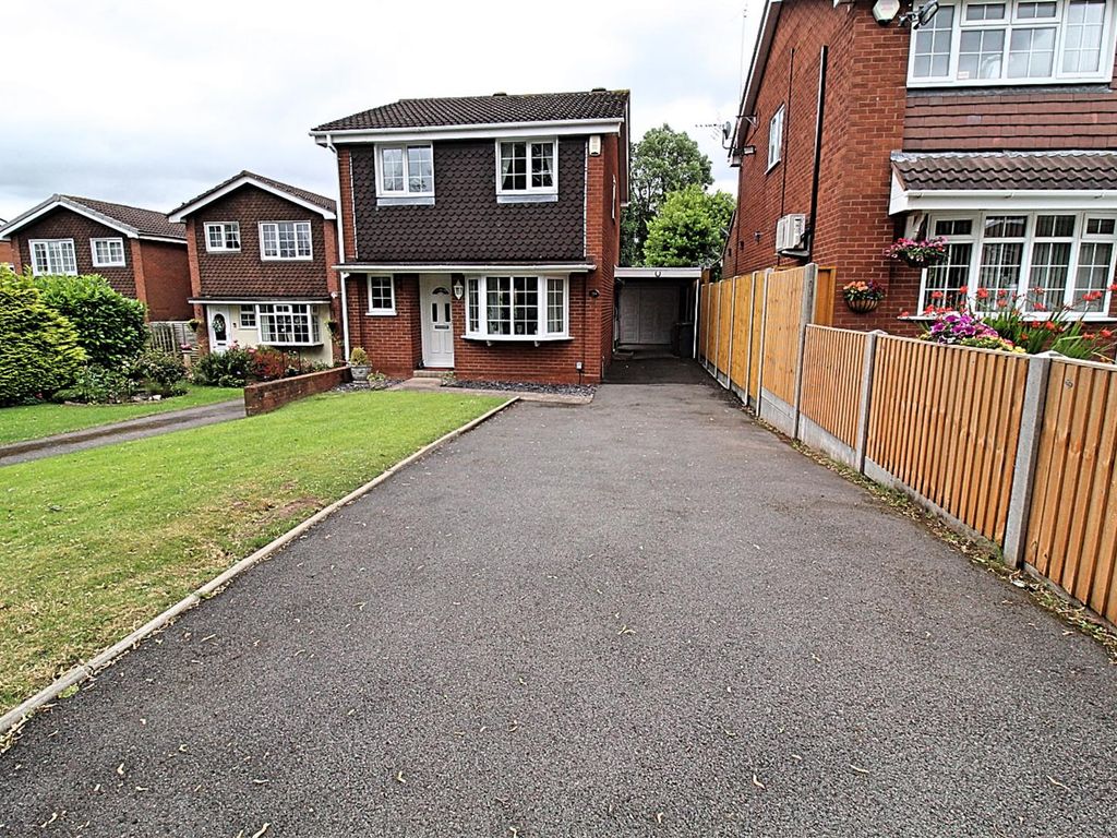 3 bed detached house for sale in Kingsleigh Drive, Castle Bromwich