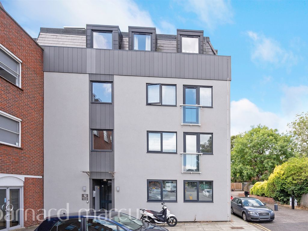 1 bed flat for sale in Park Terrace, Worcester Park KT4, £300,000 Zoopla