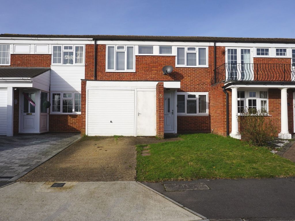 3 bed terraced house for sale in Angus Close, Chessington, Surrey. KT9