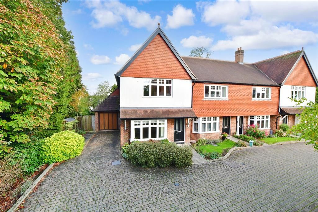 3 bed end terrace house for sale in Westcott Street, Westcott, Dorking