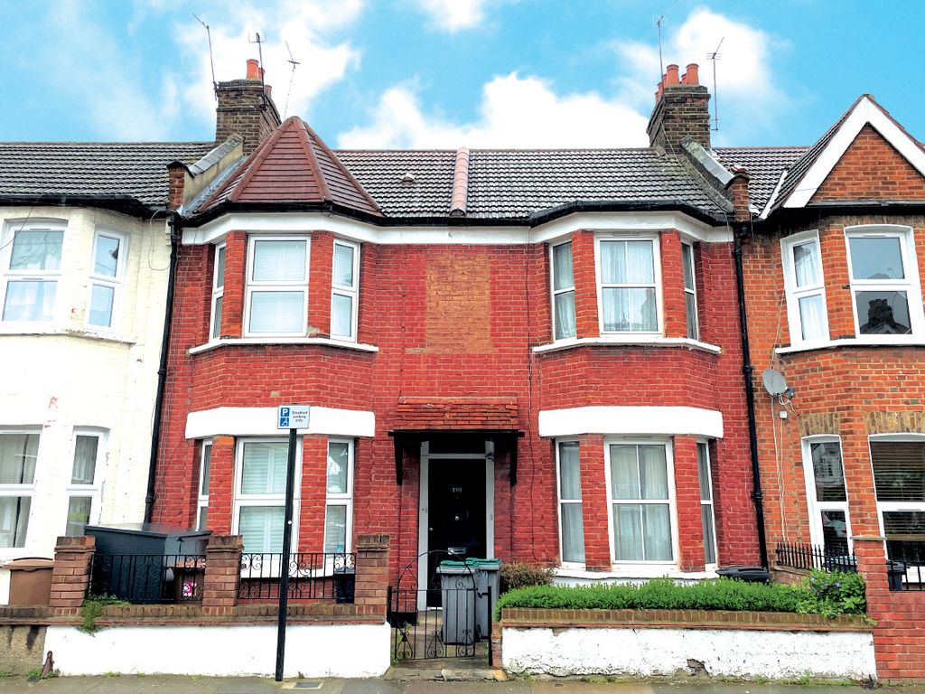 2 bed terraced house for sale in Langham Road, London N15 Zoopla