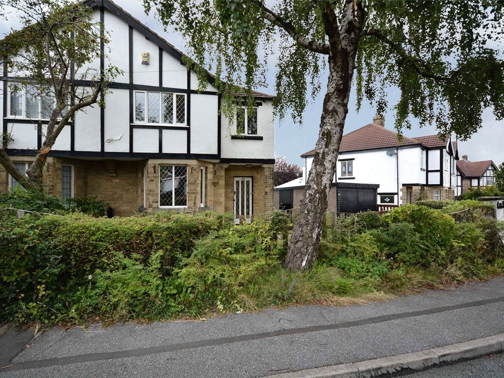 3 bed semidetached house for sale in Hill Court Drive, Leeds, West