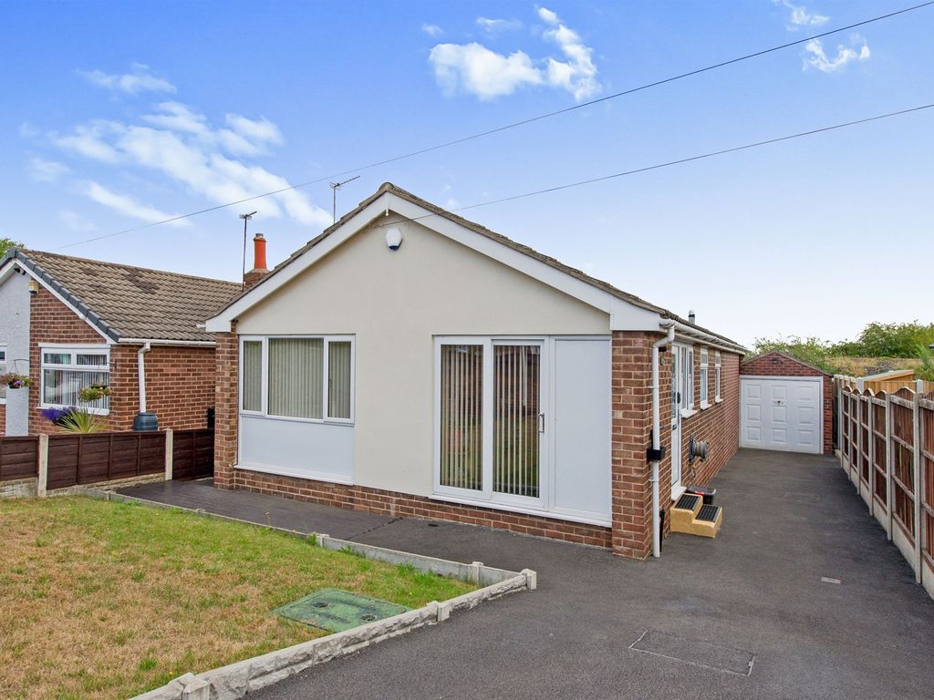 3 bed detached bungalow for sale in Manor Park Avenue, Pontefract WF8
