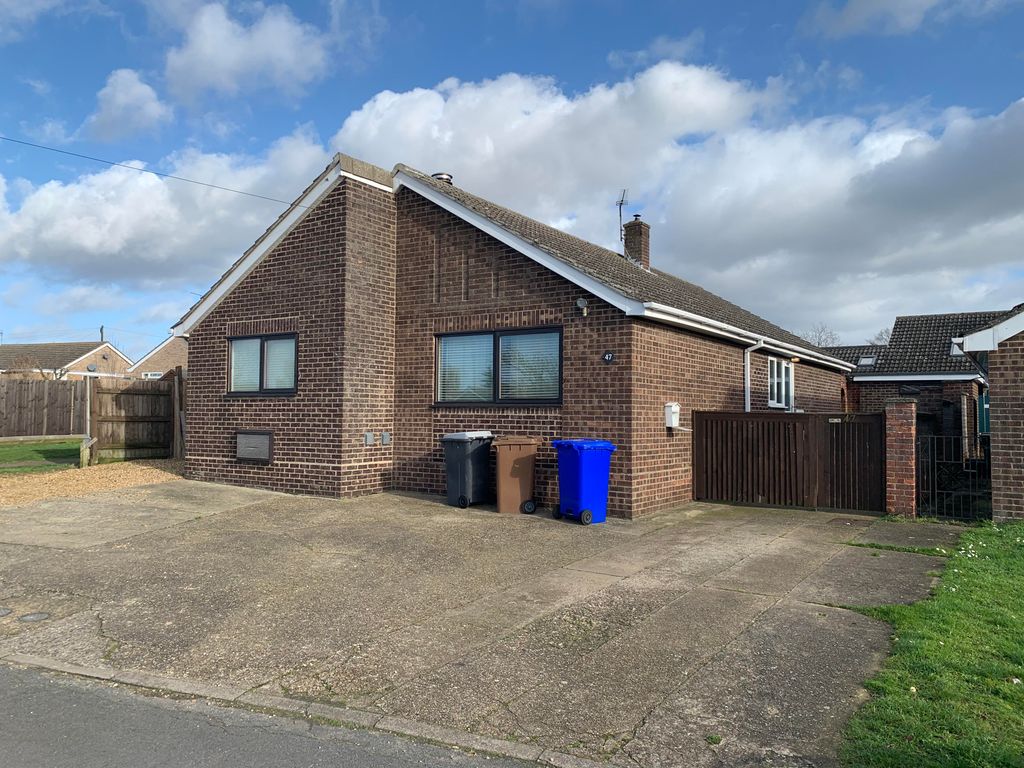 3 bed bungalow to rent in Sandgalls Road, Lakenheath, Brandon IP27, £1,200 pcm Zoopla