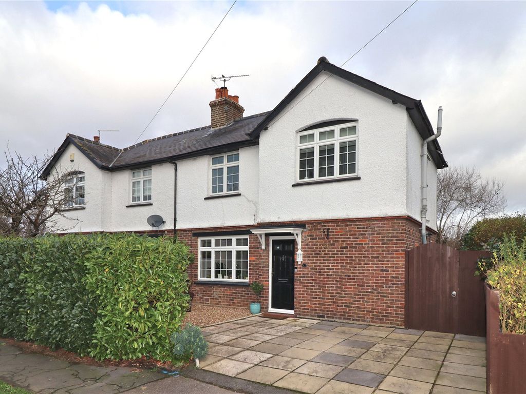 3 bed semidetached house for sale in Woking, Surrey GU22, £495,000