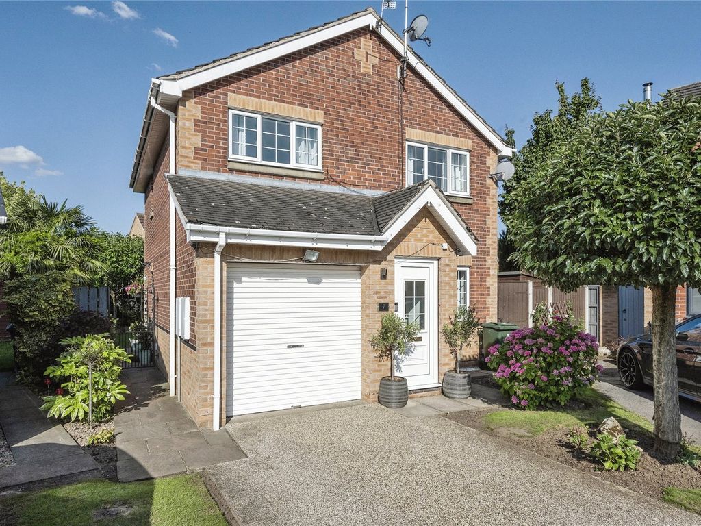 3 bed detached house for sale in Rothesay Close, Cusworth, Doncaster, South Yorkshire DN5, £