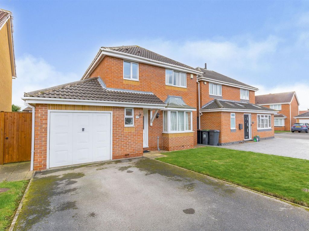 3 bed detached house for sale in Allison Gardens, Beeston, Nottingham
