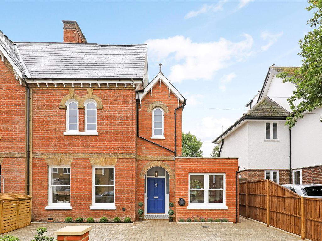 5 bed semidetached house for sale in Sycamore Grove, New Malden KT3, £