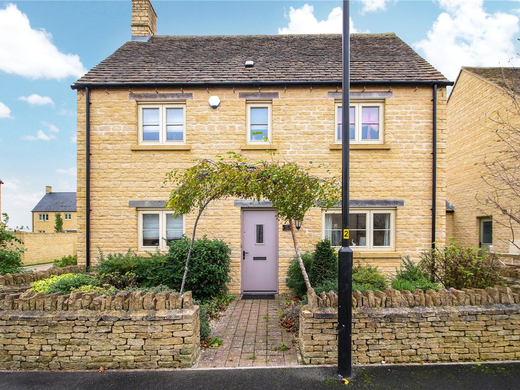 4 bed detached house to rent in Grebe Close, South Cerney, Cirencester, Gloucestershire GL7 Zoopla