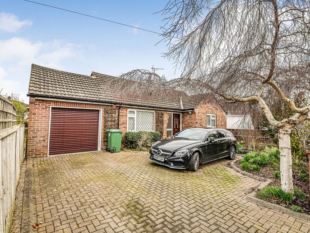 2 bed detached bungalow for sale in Meadow Lane, Westbury BA13 Zoopla
