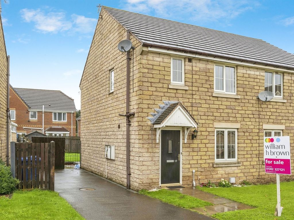 3 bed semidetached house for sale in Elm Close, Rossington, Doncaster