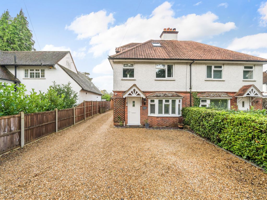 3 bed semidetached house for sale in Tilford Road, Rushmoor, Farnham