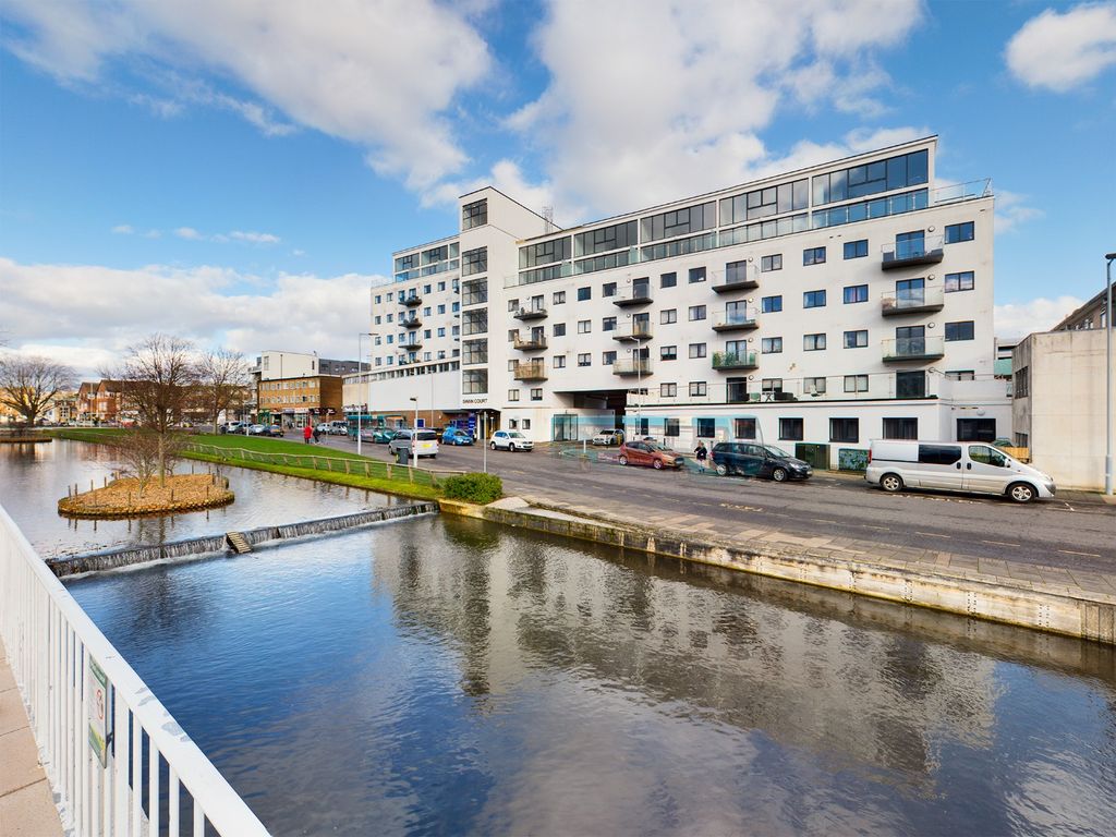 1 bed flat to rent in Swan Court, Waterhouse Street, Hemel Hempstead