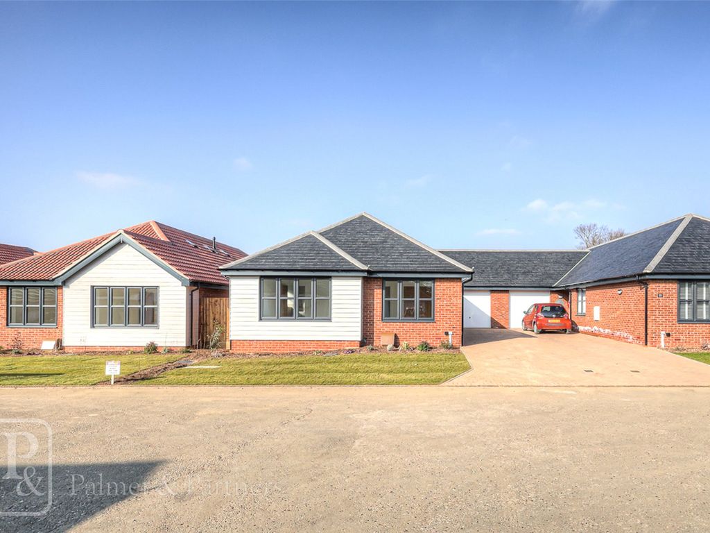3 bed bungalow for sale in Connaught Road, Weeley Heath, Essex CO16