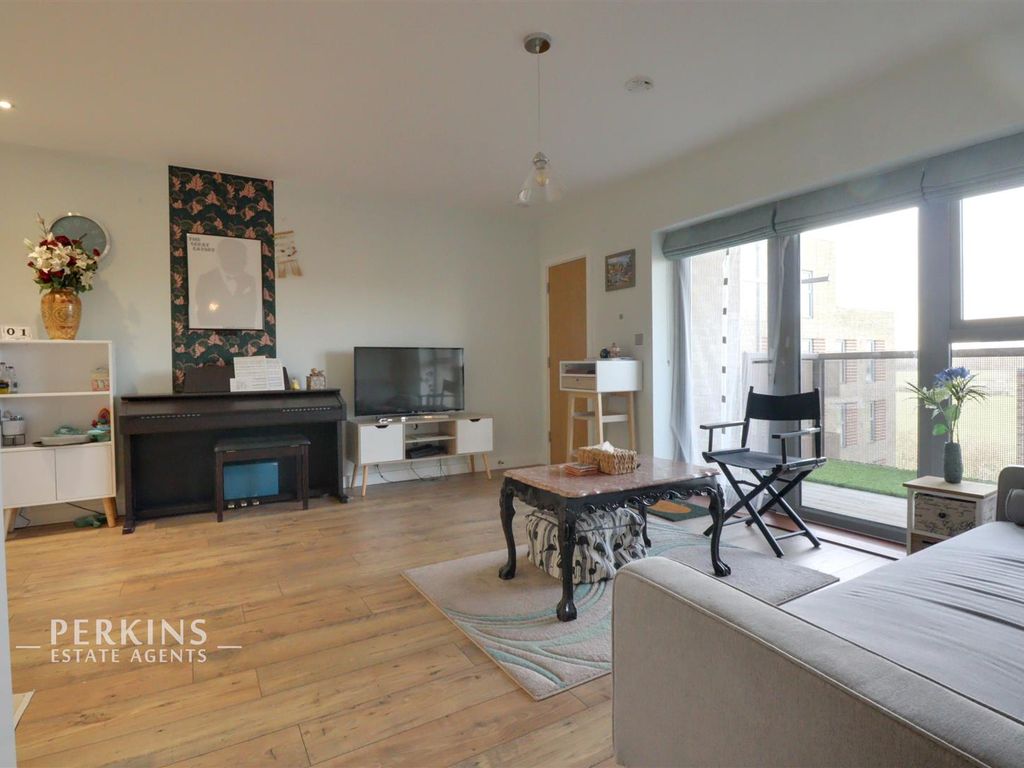 1 bed flat for sale in Rectory Park Avenue, Northolt UB5, £255,000 Zoopla