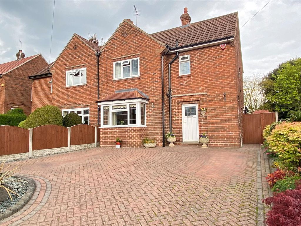 3 bed semidetached house for sale in Woodlands Road, Allestree, Derby