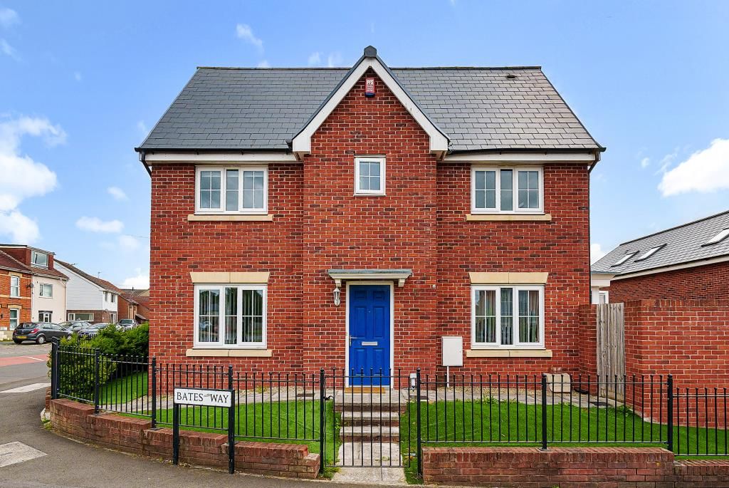 3 bed end terrace house to rent in Moredon Road, Moredon SN2, £1,500