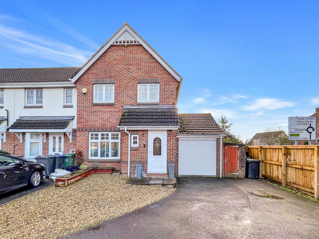 3 bed end terrace house for sale in Boulton Close, Westbury BA13, £