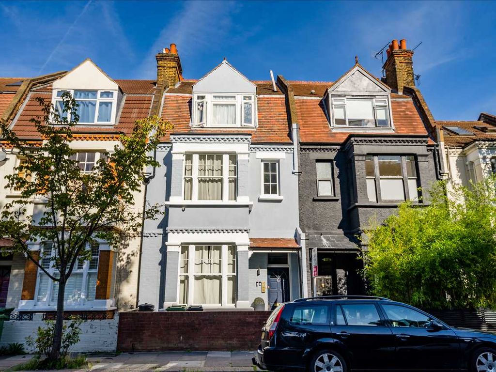 Shinfield Street London W12