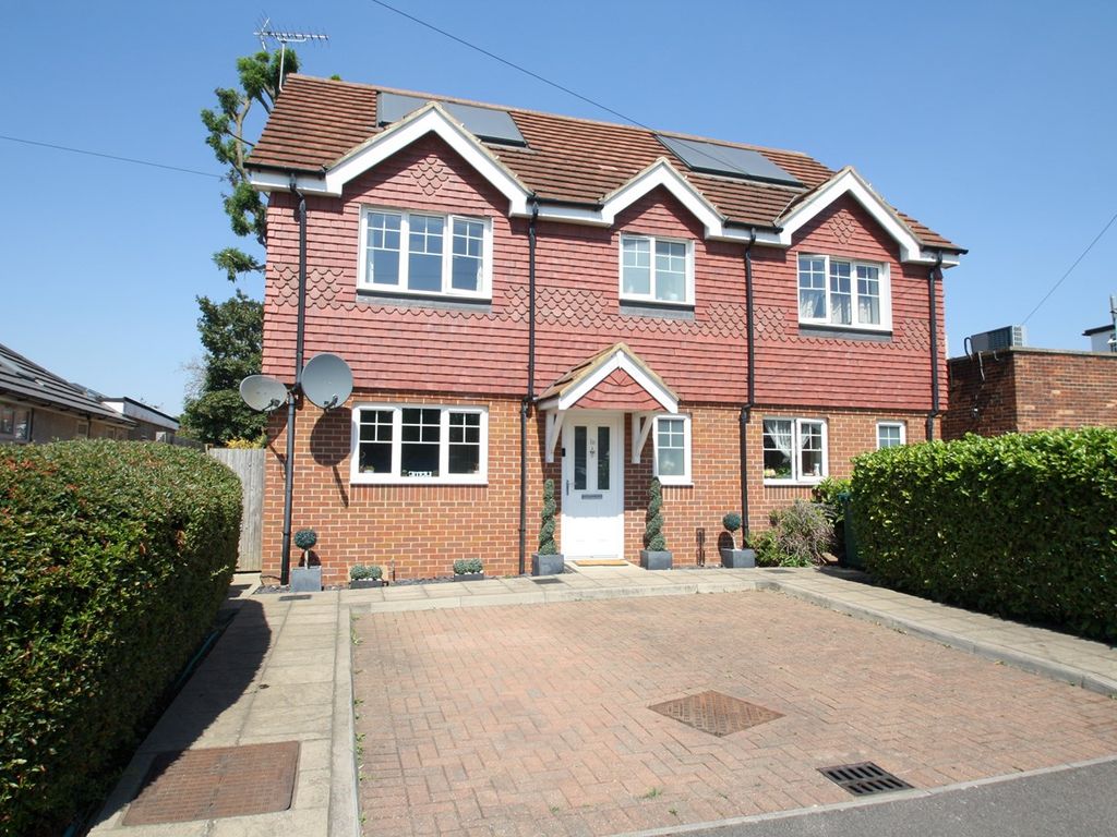 3 bed semidetached house for sale in Witheygate Avenue, StainesUpon