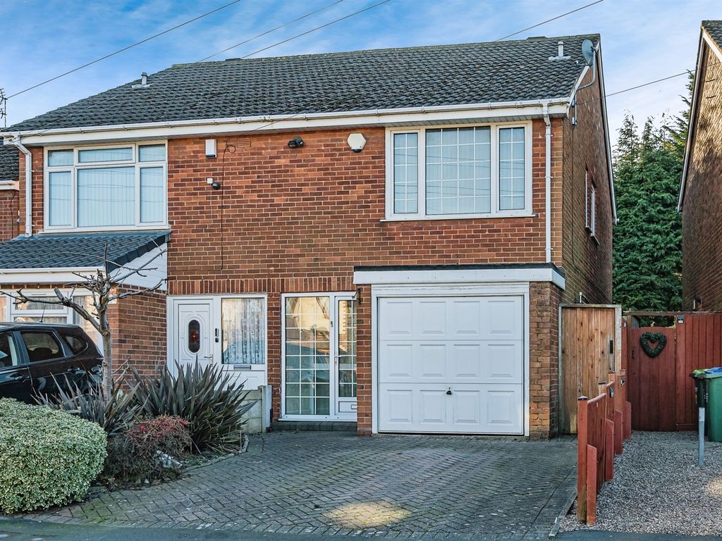3 bed semidetached house for sale in Pool Lane, Oldbury B69, £280,000