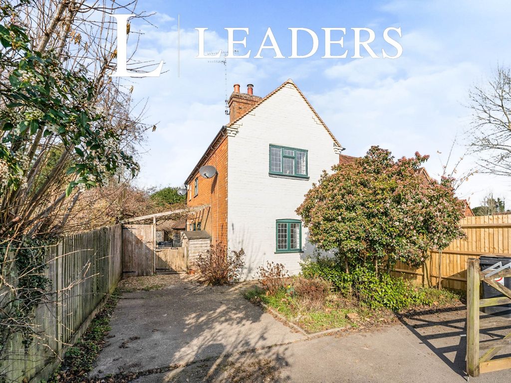 3 bed semidetached house to rent in The Green, Ockley, Dorking RH5