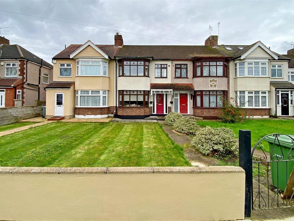 3 bed terraced house for sale in Rush Green Road, Rush Green, Romford