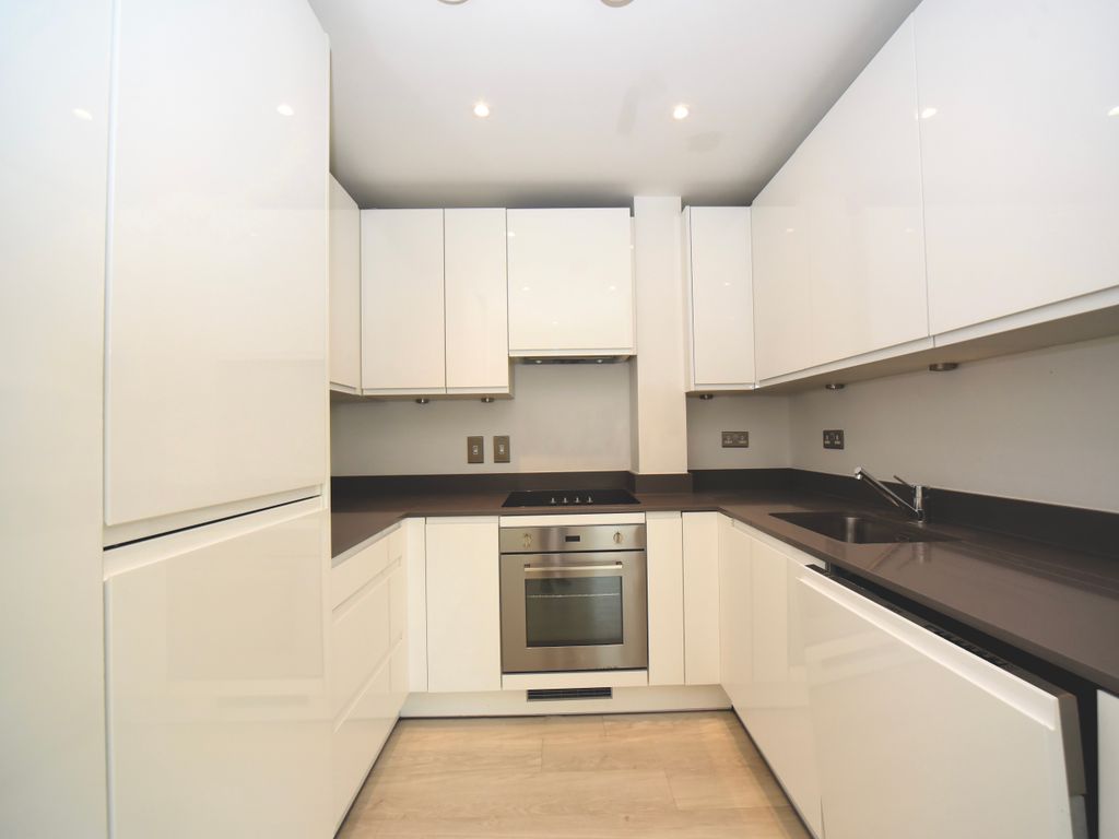 2 bed flat to rent in Abbotsford Court, Lakeside Drive Park Royal