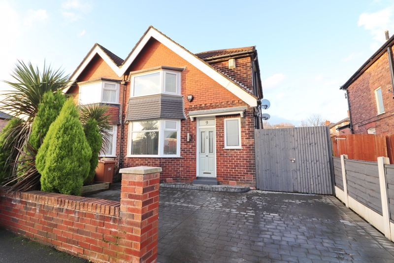3 bed semidetached house for sale in Parkgate Drive, Swinton