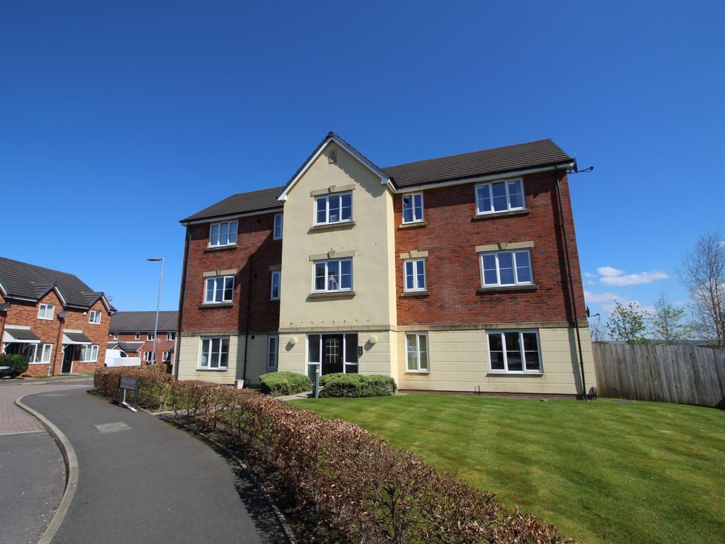 2 bed flat to rent in Windsor Gardens, Bolton BL1 Zoopla