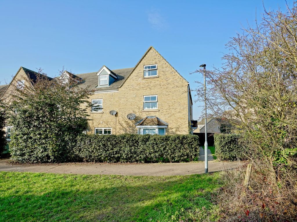 4 bed town house for sale in Kings Ripton Road, Sapley, Huntingdon PE28