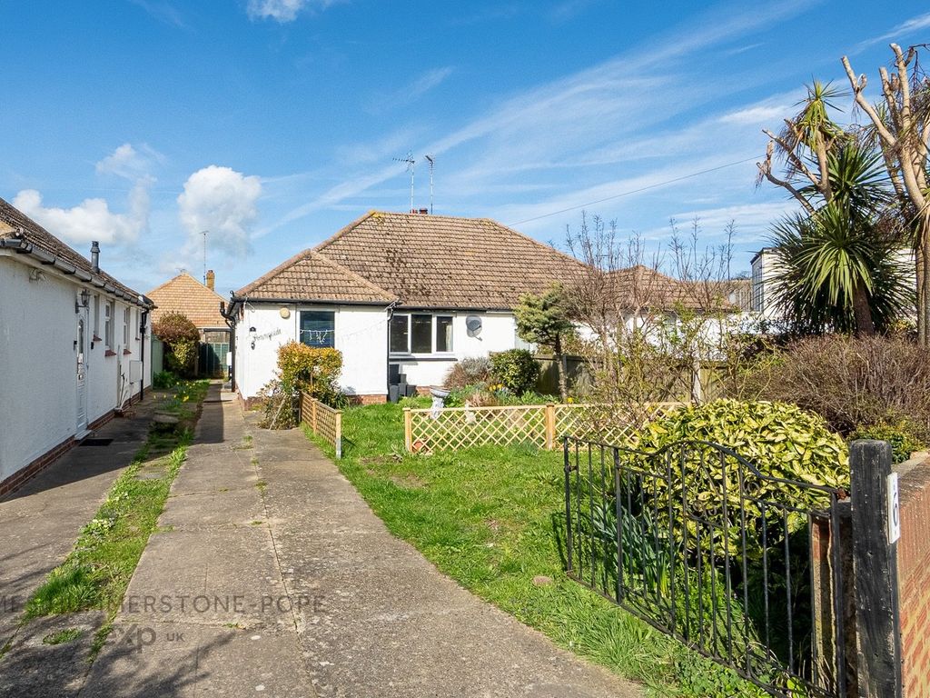 2 bed semidetached bungalow for sale in Star Lane, Westwood, Margate