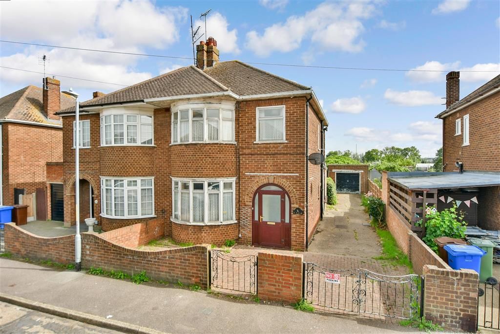 3 bed semidetached house for sale in St. Helen's Road, Sheerness, Kent