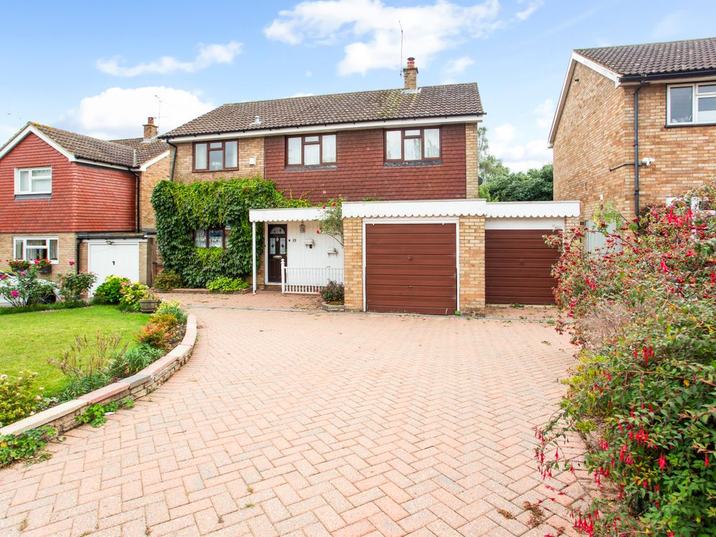 4 bed detached house for sale in Derwent Road, Harpenden AL5, £850,000