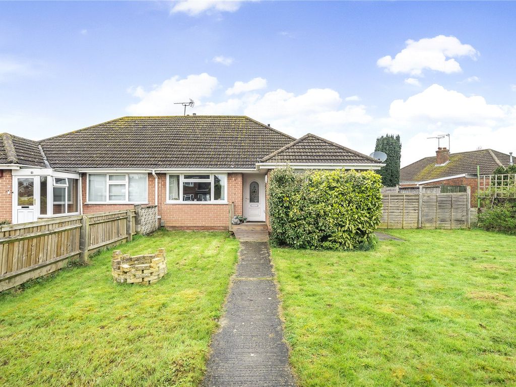 2 bed bungalow for sale in Slade Drive, Swindon SN3, £260,000 Zoopla