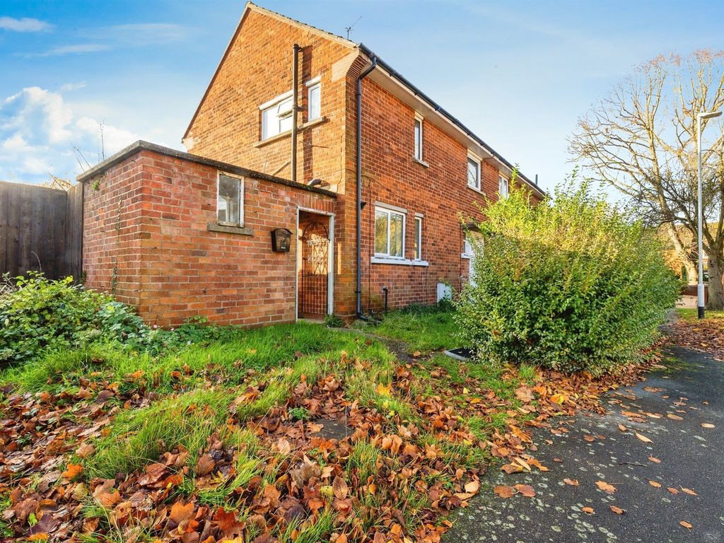 3 bed semidetached house for sale in Bourne Close, Lincoln LN6, £