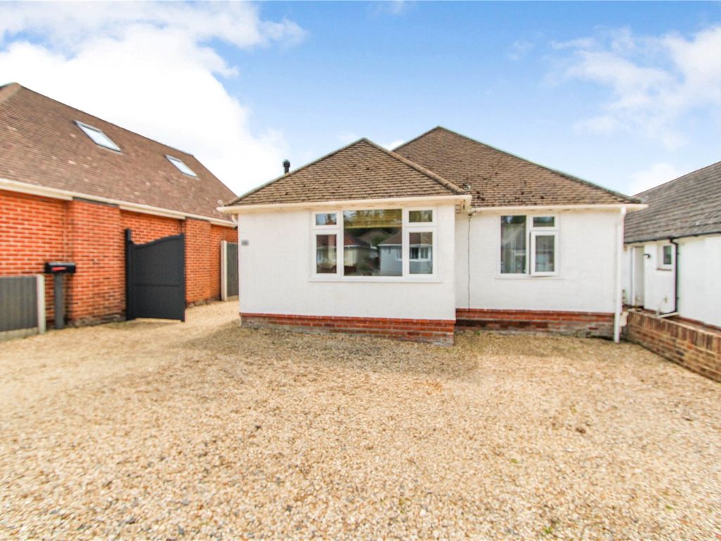 3 bed bungalow for sale in Ashdown Road, Fawley, Southampton, Hampshire