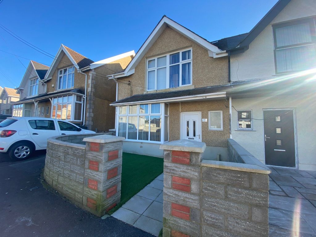 4 bed semidetached house for sale in Gorseinon Road, Penllergaer