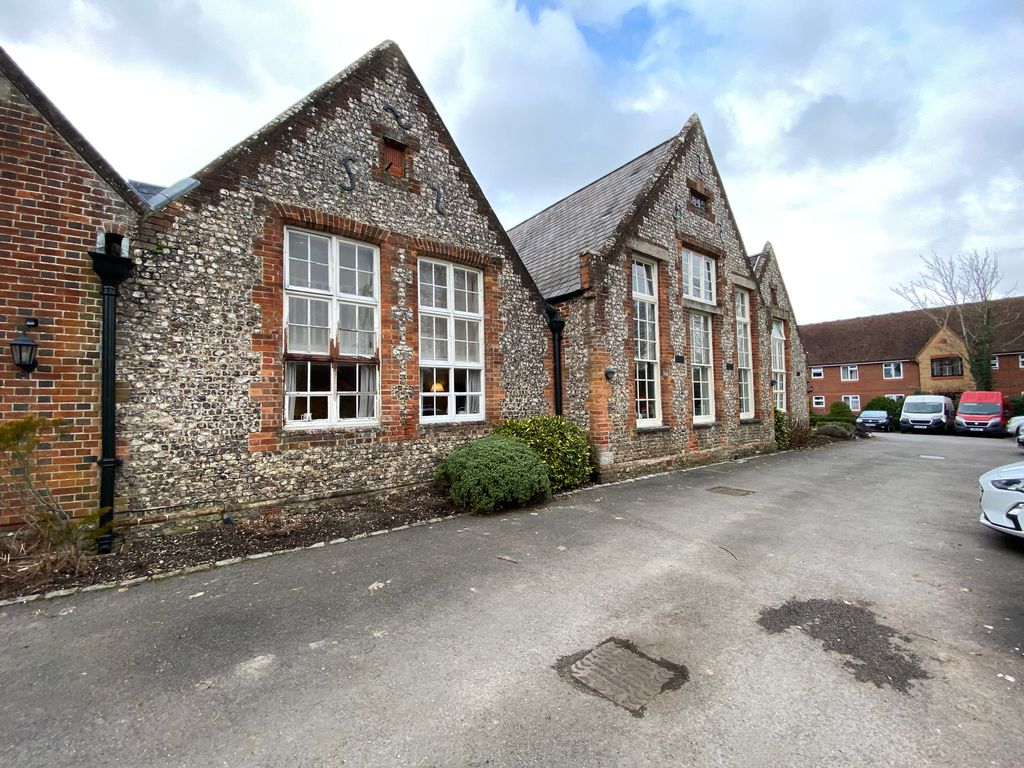 2 bed flat to rent in Fairclose, Whitchurch RG28 Zoopla