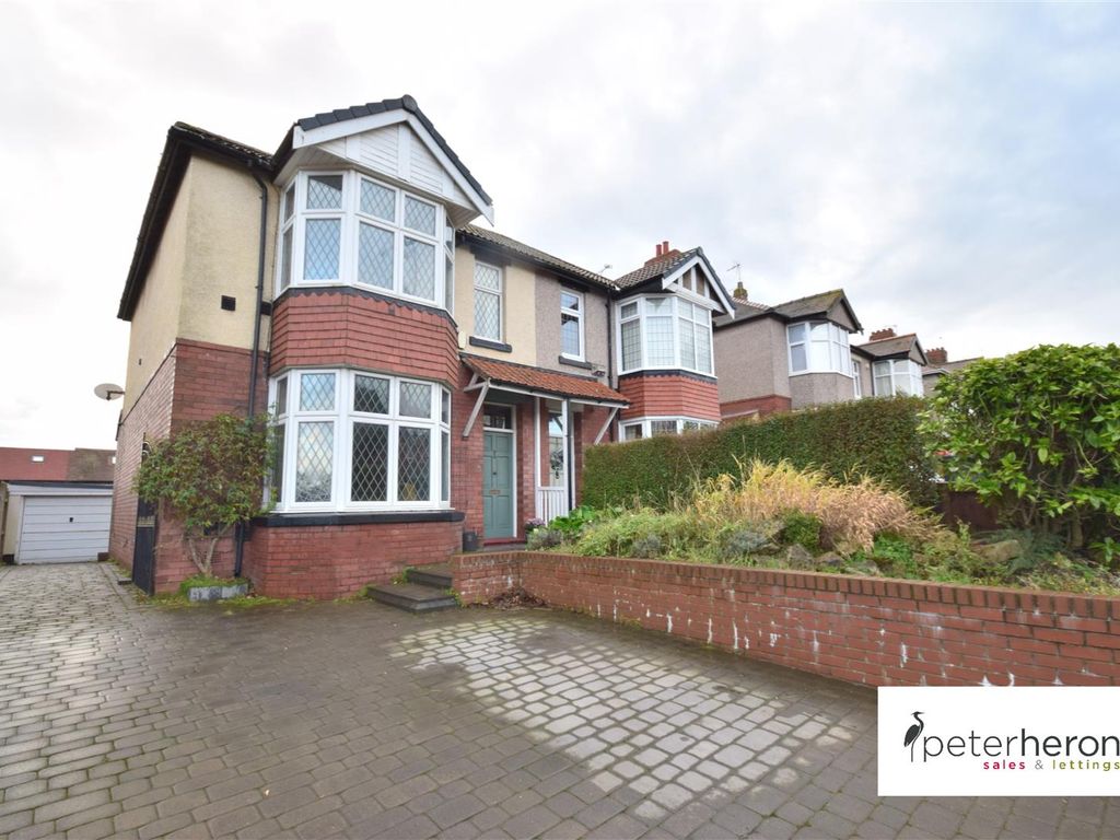3 bed semidetached house for sale in Humbledon Park, Barnes